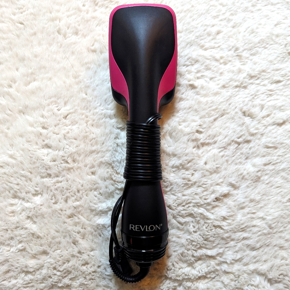 Revlon One Step Hair Drying/Heat Styling Straightening Brush